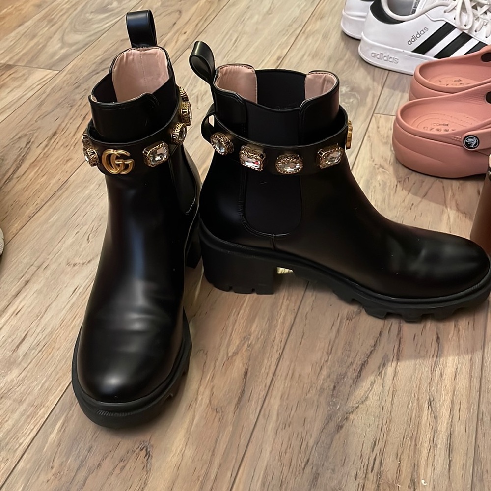 GG boots. Perfect condition